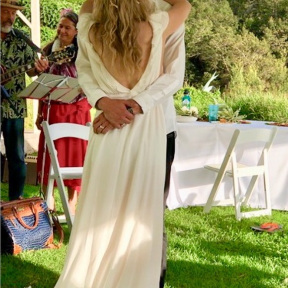 Cream, reformation, peppermint dress, wedding, event - Picture 2 of 5